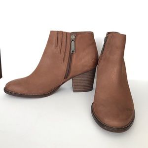 BLONDO Waterproof Ankle  Boots Size 8
